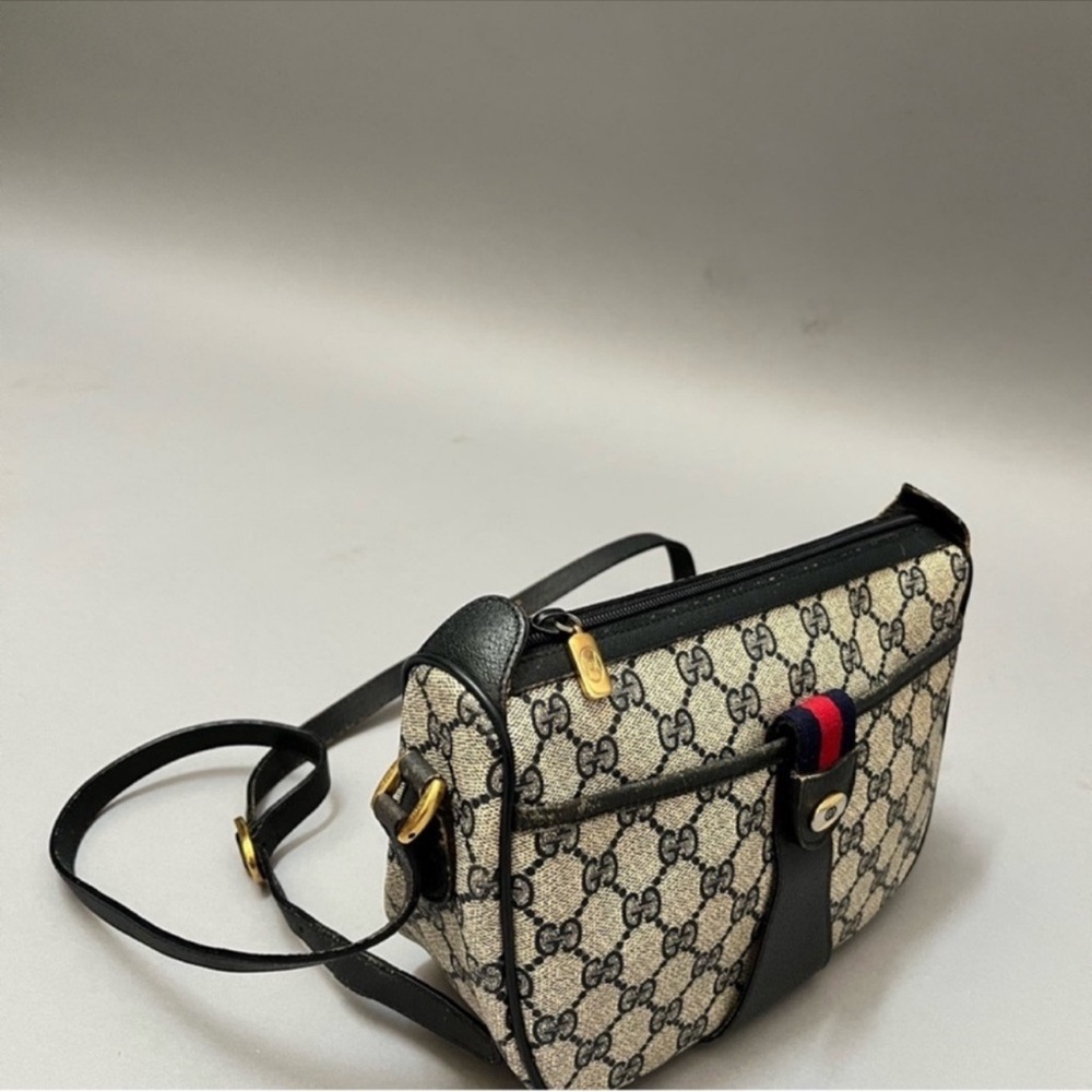 Authentic vintage Gucci crossbody